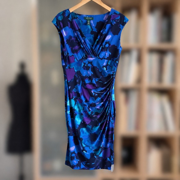 Lauren Ralph Lauren Dresses & Skirts - Lauren Ralph Lauren Blue Purple Abstract Floral Ruched Sheath Dress Size 10